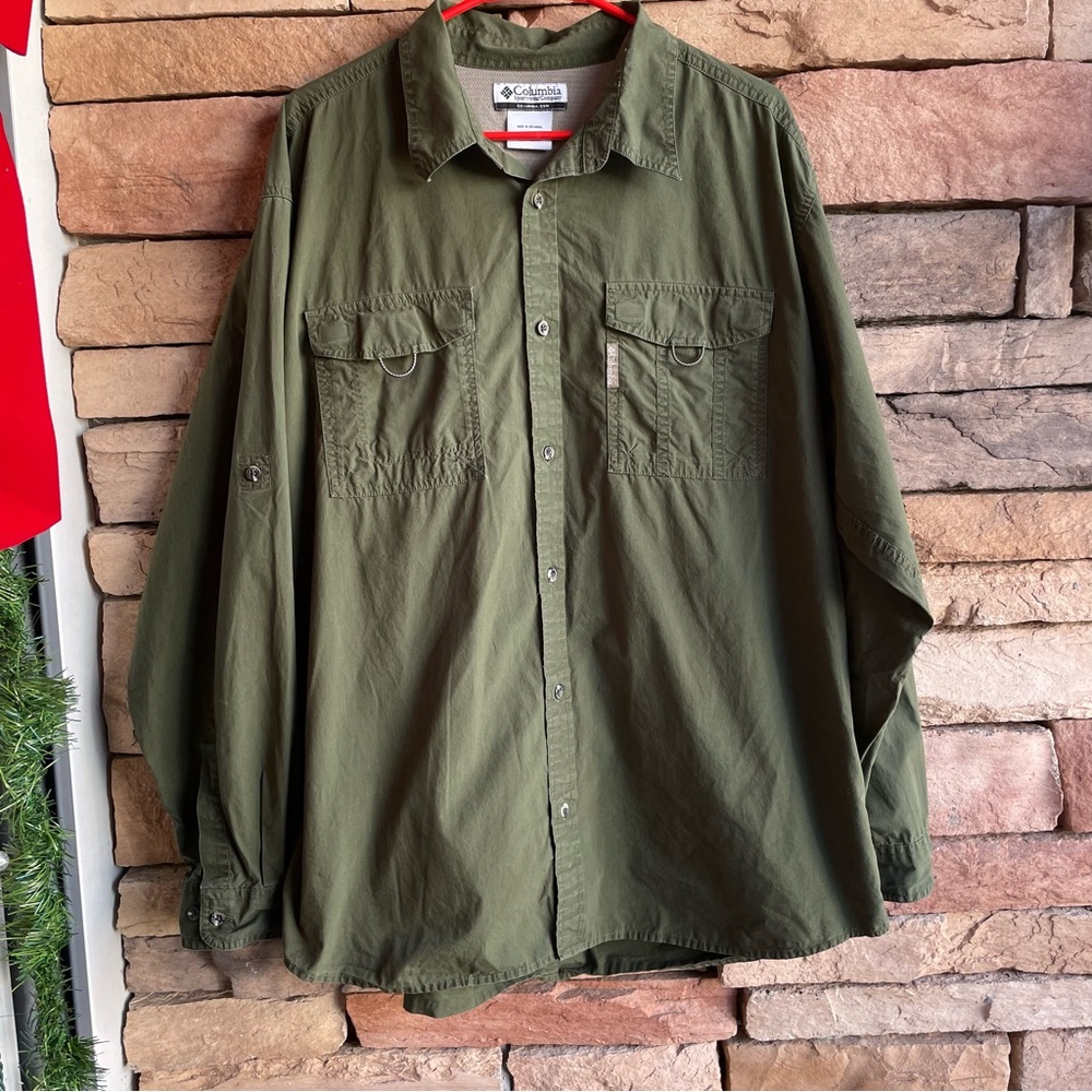 Columbia olive green button up active shirt XL